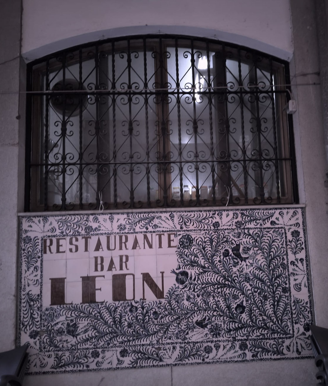 Interior del Bar León